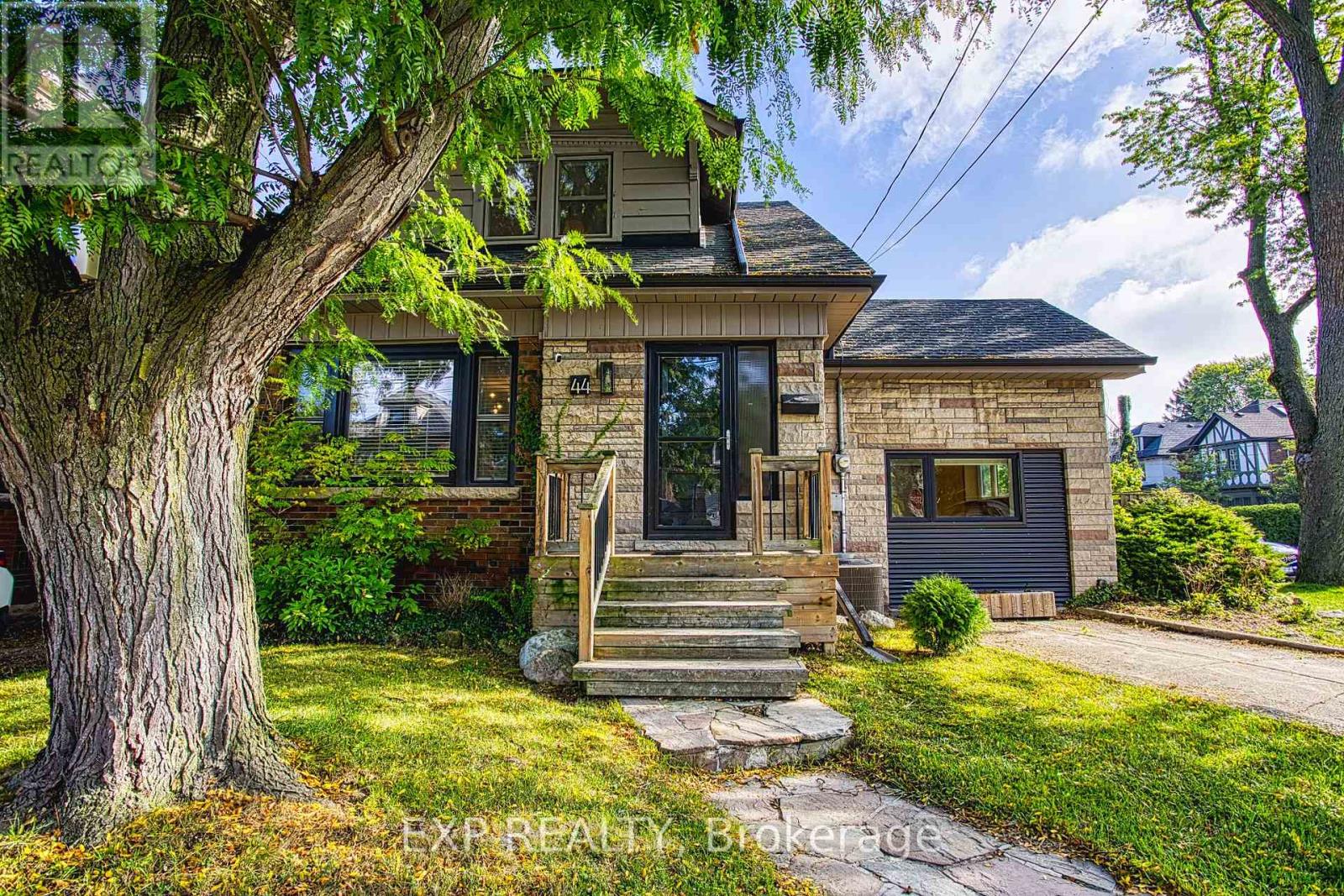44 Paisley Avenue N, Hamilton, Ontario  L8S 4G8 - Photo 1 - X12434108