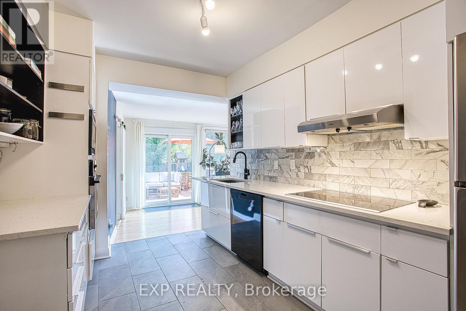 44 Paisley Avenue N, Hamilton, Ontario  L8S 4G8 - Photo 12 - X12434108