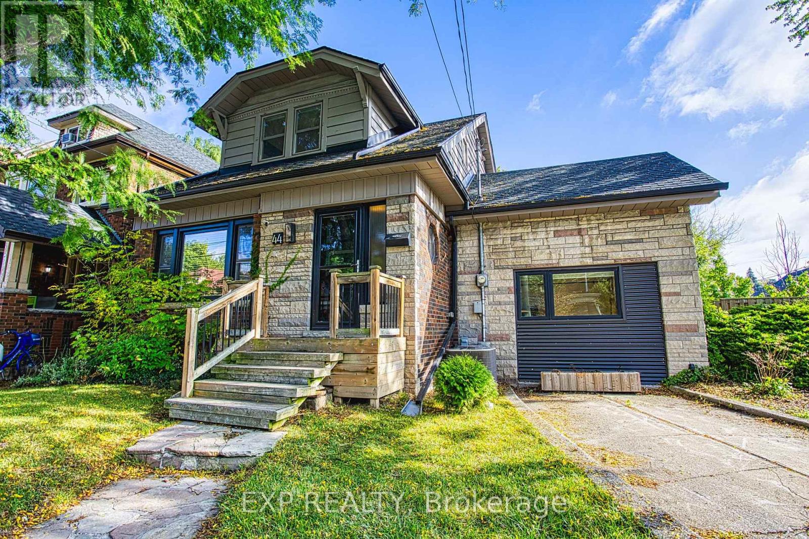 44 Paisley Avenue N, Hamilton, Ontario  L8S 4G8 - Photo 2 - X12434108