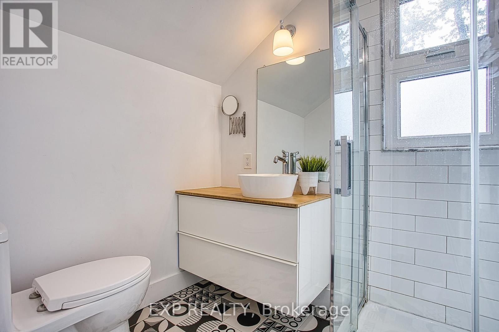 44 Paisley Avenue N, Hamilton, Ontario  L8S 4G8 - Photo 27 - X12434108