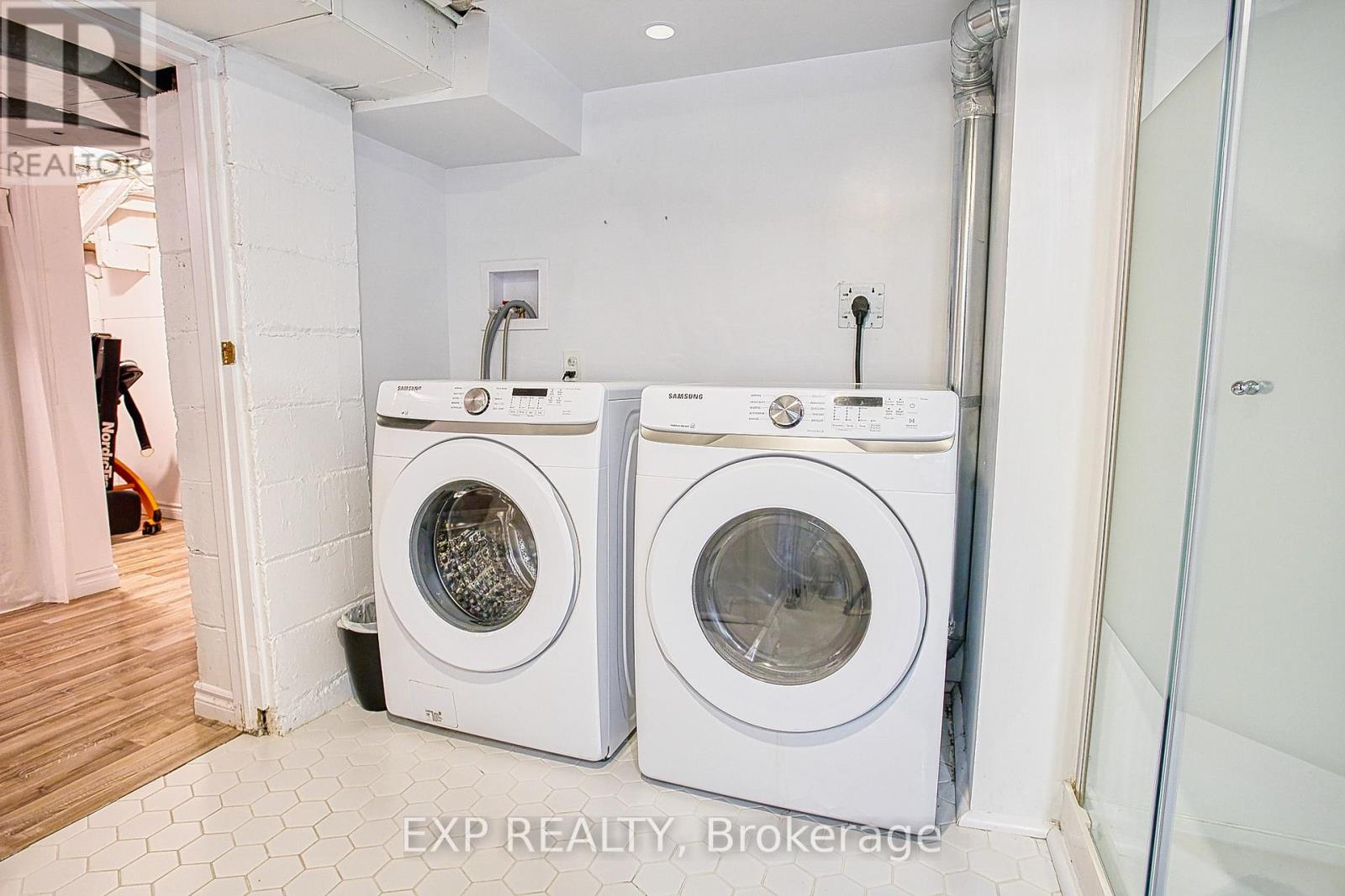 44 Paisley Avenue N, Hamilton, Ontario  L8S 4G8 - Photo 33 - X12434108