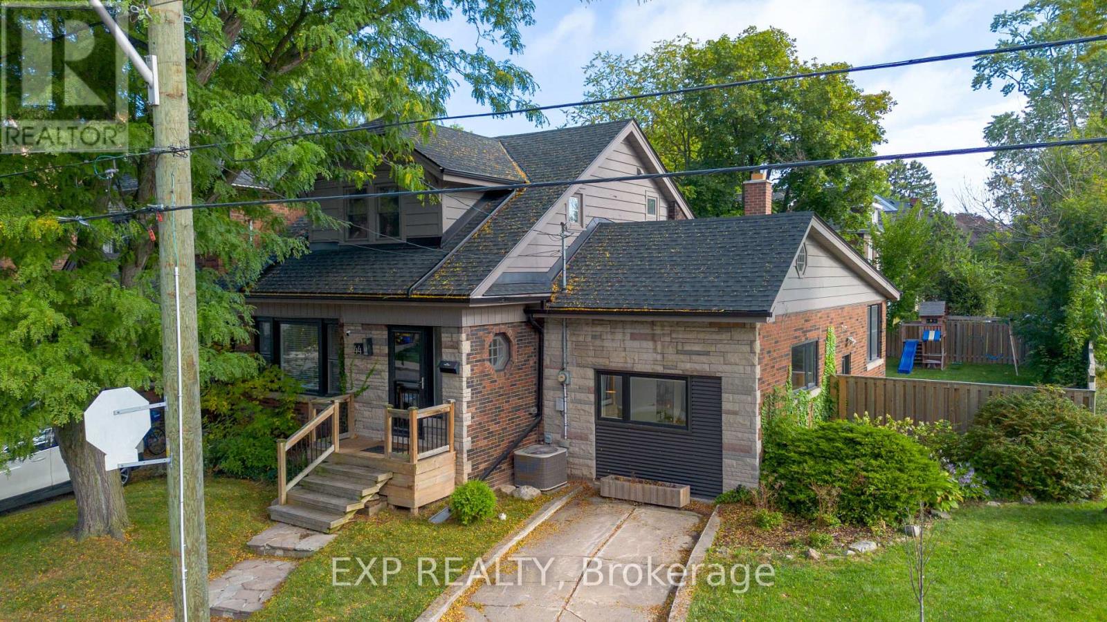 44 Paisley Avenue N, Hamilton, Ontario  L8S 4G8 - Photo 4 - X12434108