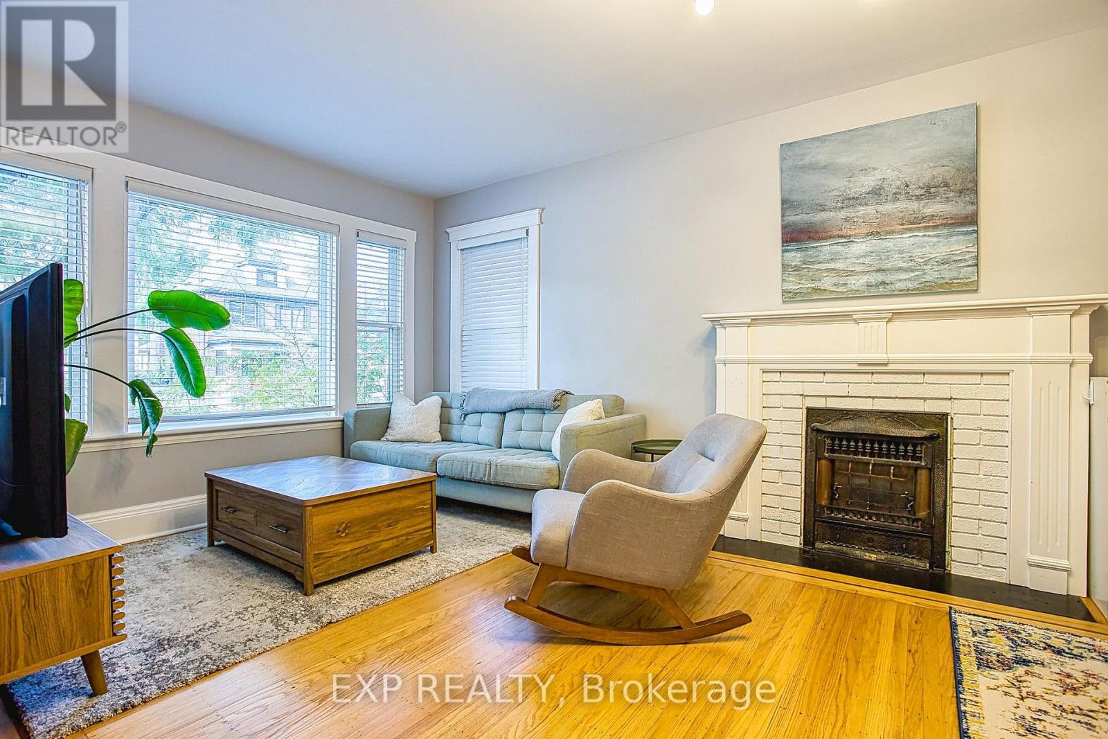 44 Paisley Avenue N, Hamilton, Ontario  L8S 4G8 - Photo 6 - X12434108