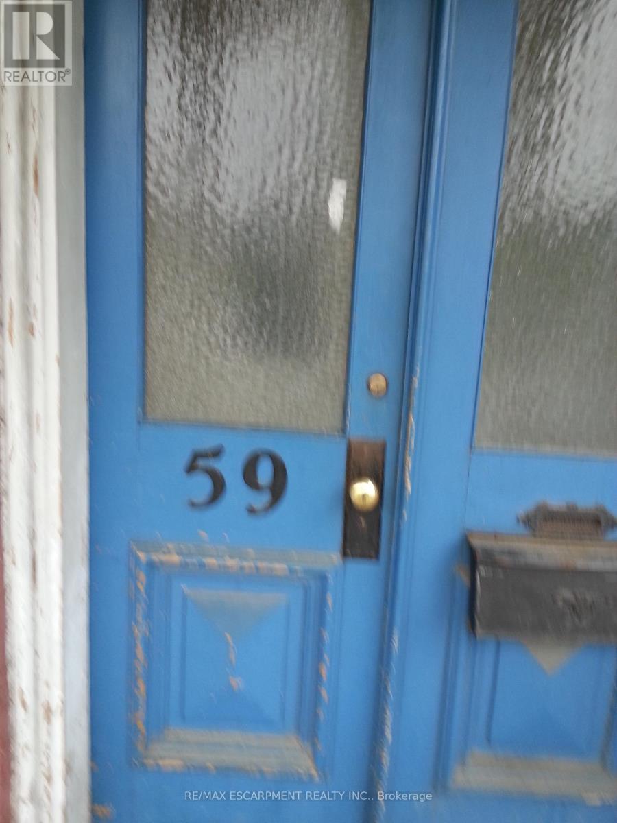 59 Victoria Avenue N, Hamilton, Ontario  L8L 5E3 - Photo 3 - X12434112