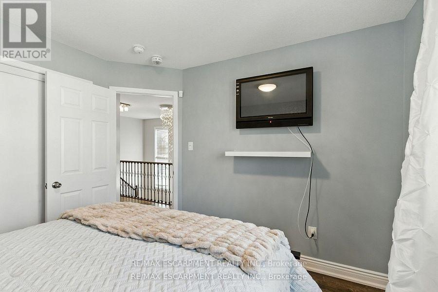 7764 Sycamore Drive, Niagara Falls, Ontario  L2H 0N6 - Photo 21 - X12434122