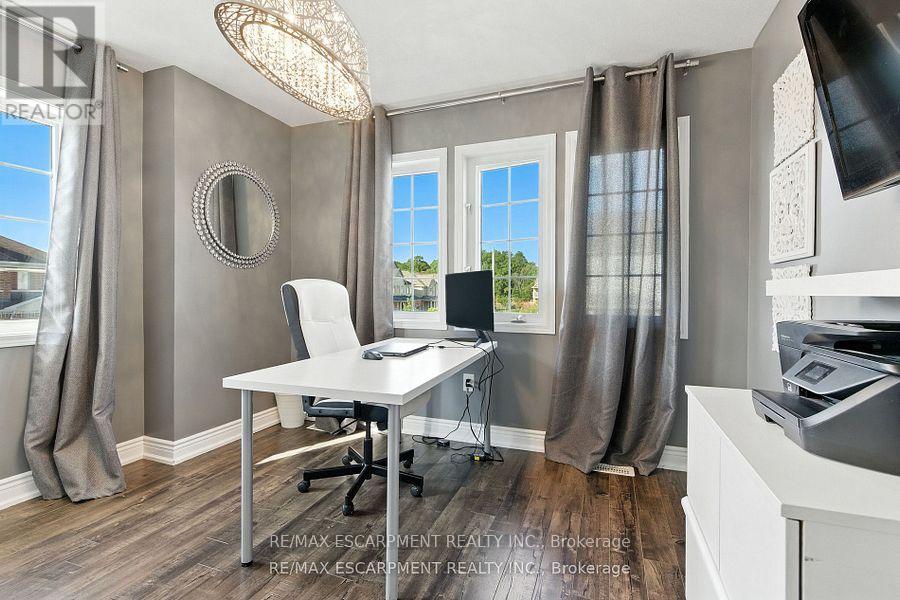 7764 Sycamore Drive, Niagara Falls, Ontario  L2H 0N6 - Photo 32 - X12434122