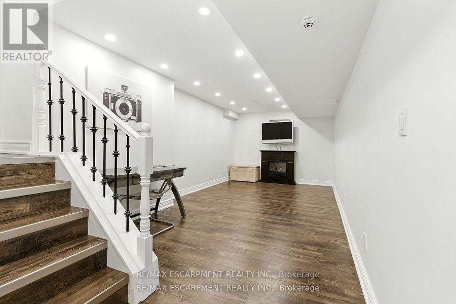 7764 Sycamore Drive, Niagara Falls, Ontario  L2H 0N6 - Photo 35 - X12434122