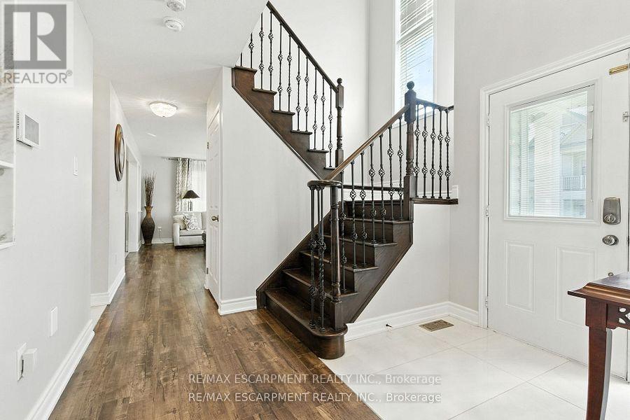 7764 Sycamore Drive, Niagara Falls, Ontario  L2H 0N6 - Photo 5 - X12434122