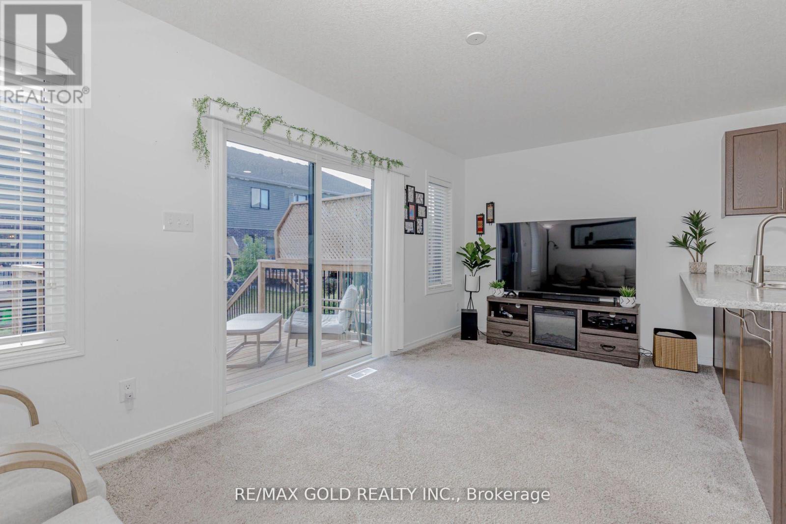 208 Woodmeadow Court, Kitchener, Ontario  N2R 0P8 - Photo 16 - X12434149