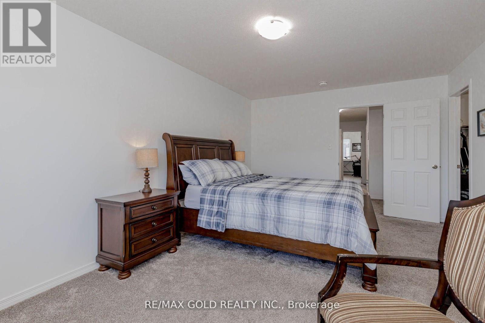 208 Woodmeadow Court, Kitchener, Ontario  N2R 0P8 - Photo 21 - X12434149