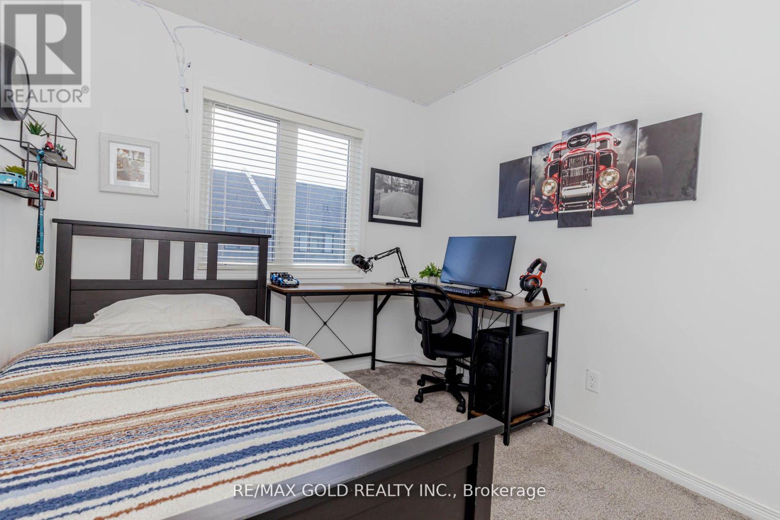 208 Woodmeadow Court, Kitchener, Ontario  N2R 0P8 - Photo 24 - X12434149