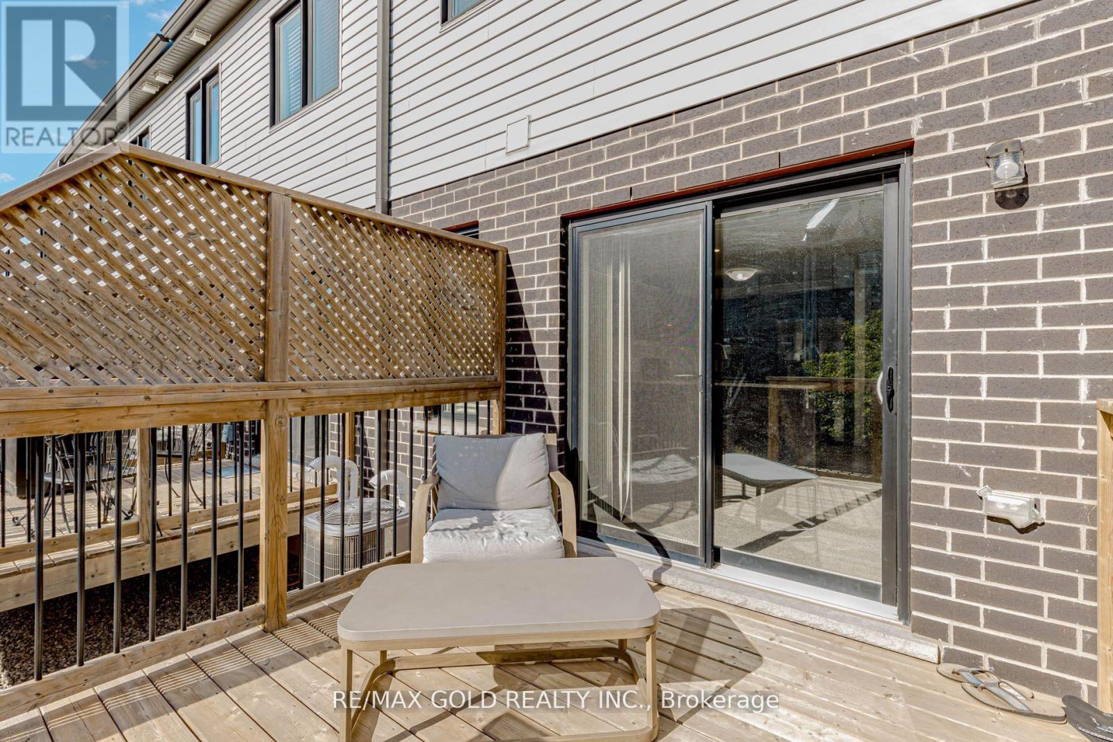 208 Woodmeadow Court, Kitchener, Ontario  N2R 0P8 - Photo 30 - X12434149