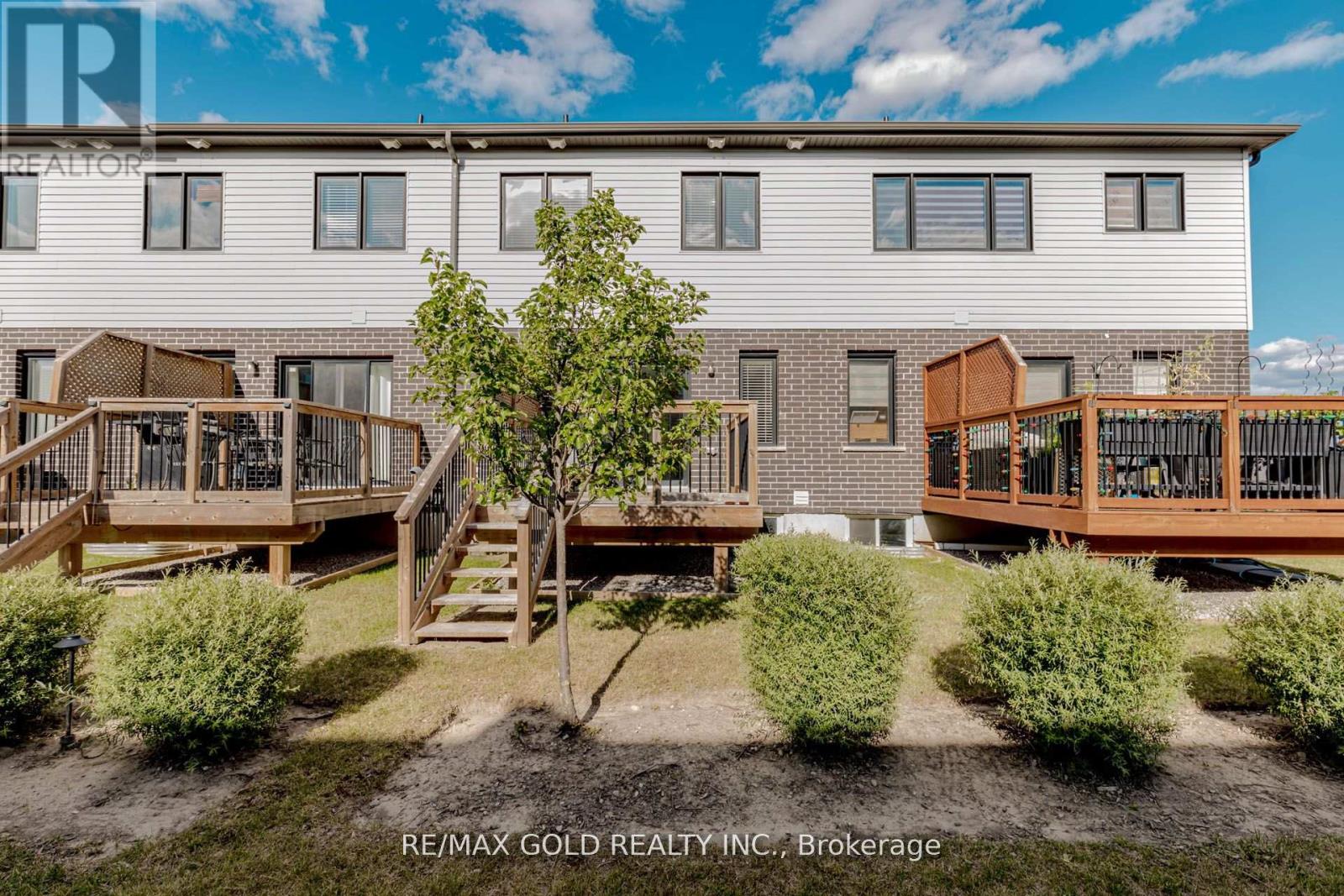 208 Woodmeadow Court, Kitchener, Ontario  N2R 0P8 - Photo 32 - X12434149