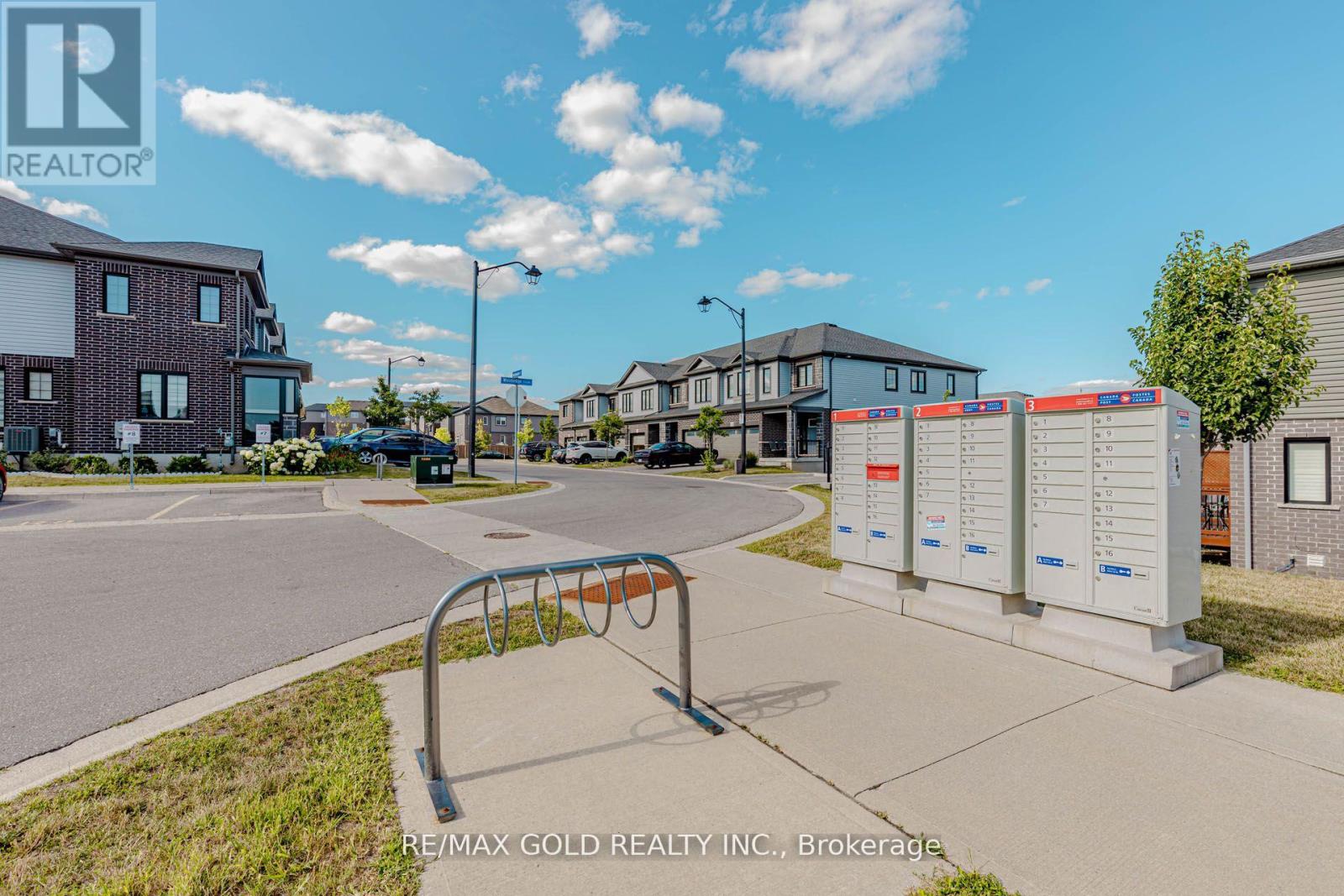 208 Woodmeadow Court, Kitchener, Ontario  N2R 0P8 - Photo 34 - X12434149