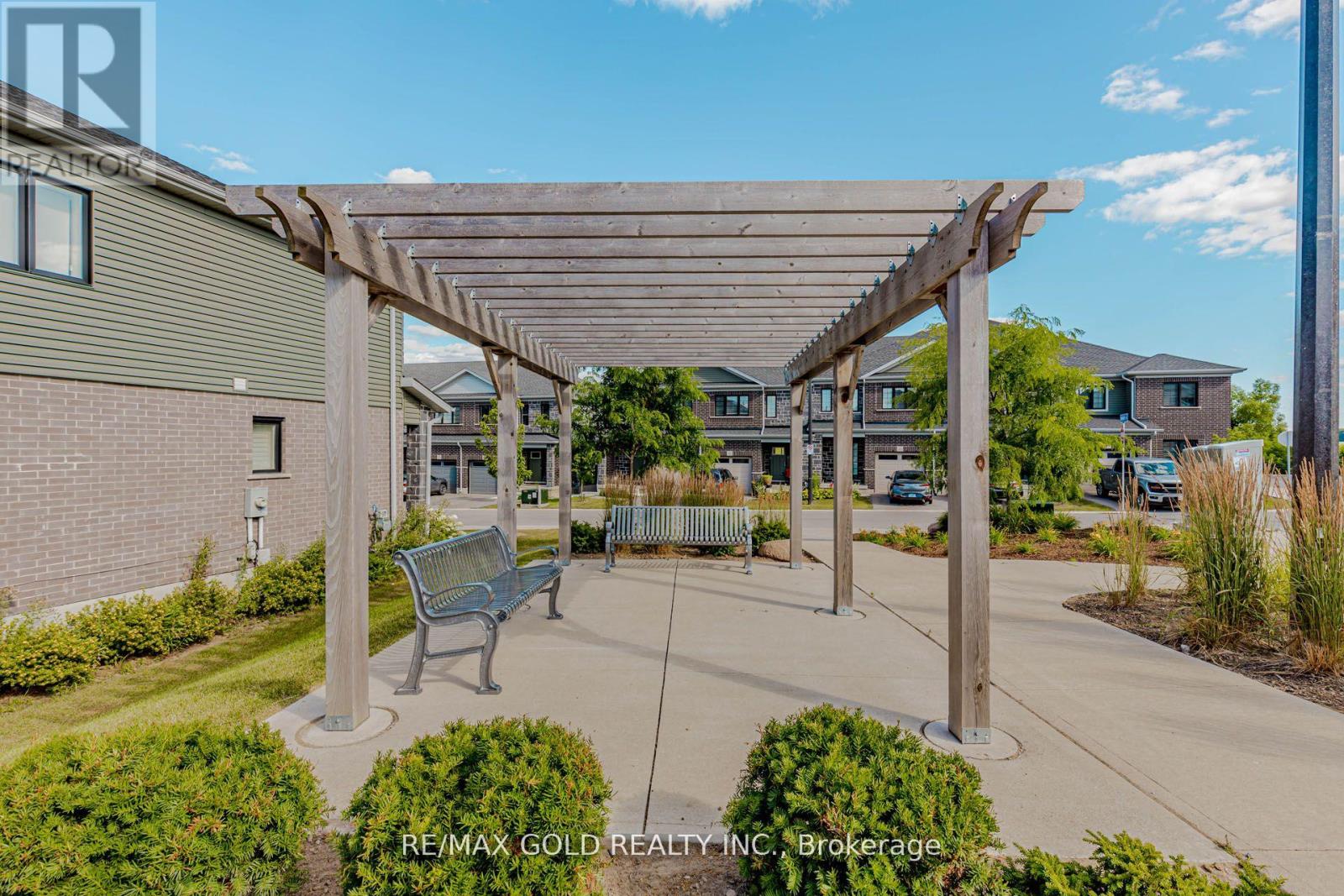 208 Woodmeadow Court, Kitchener, Ontario  N2R 0P8 - Photo 36 - X12434149