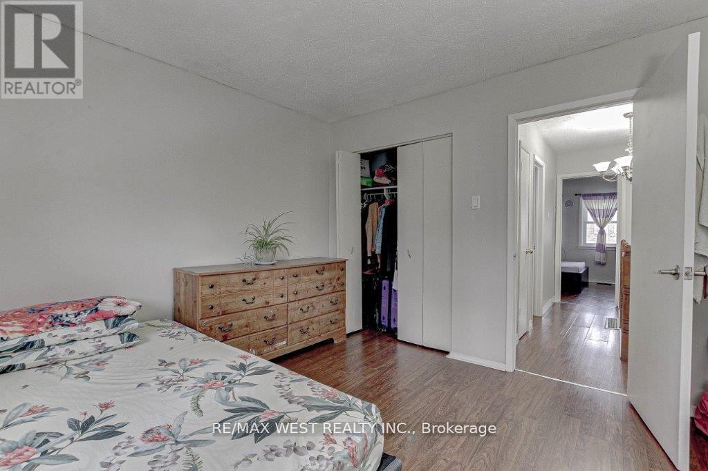1084 Southdale Road E, London South, Ontario  N6E 1B2 - Photo 12 - X12434188