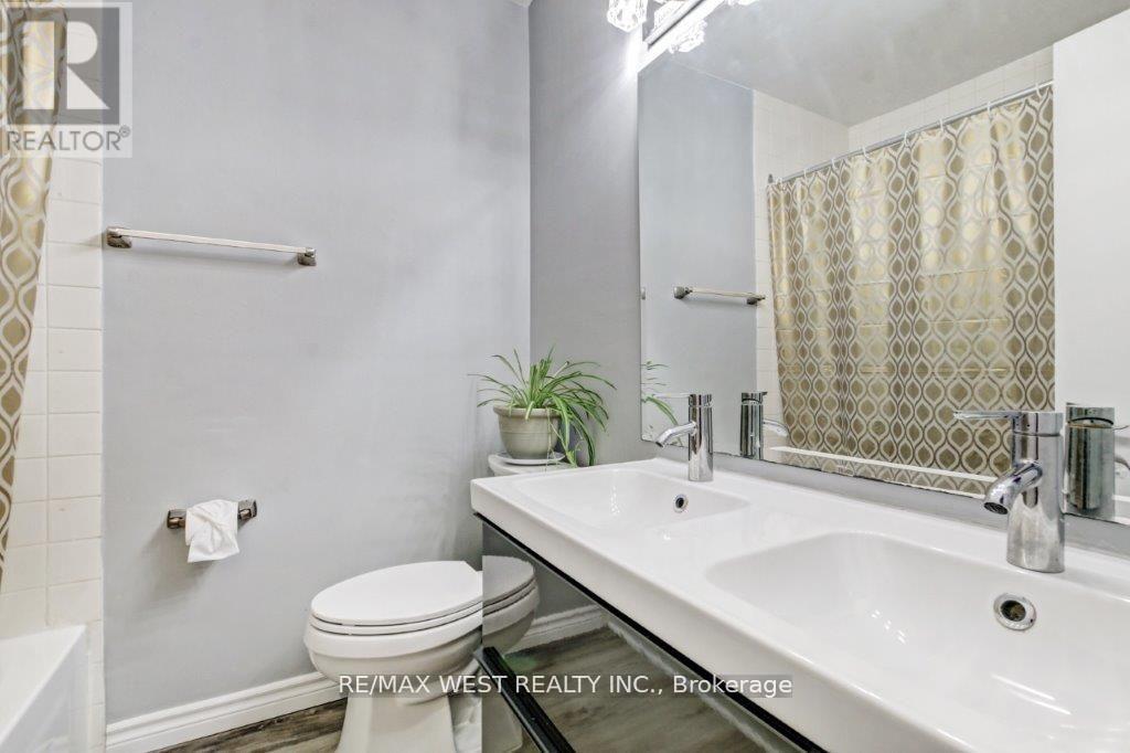 1084 Southdale Road E, London South, Ontario  N6E 1B2 - Photo 16 - X12434188