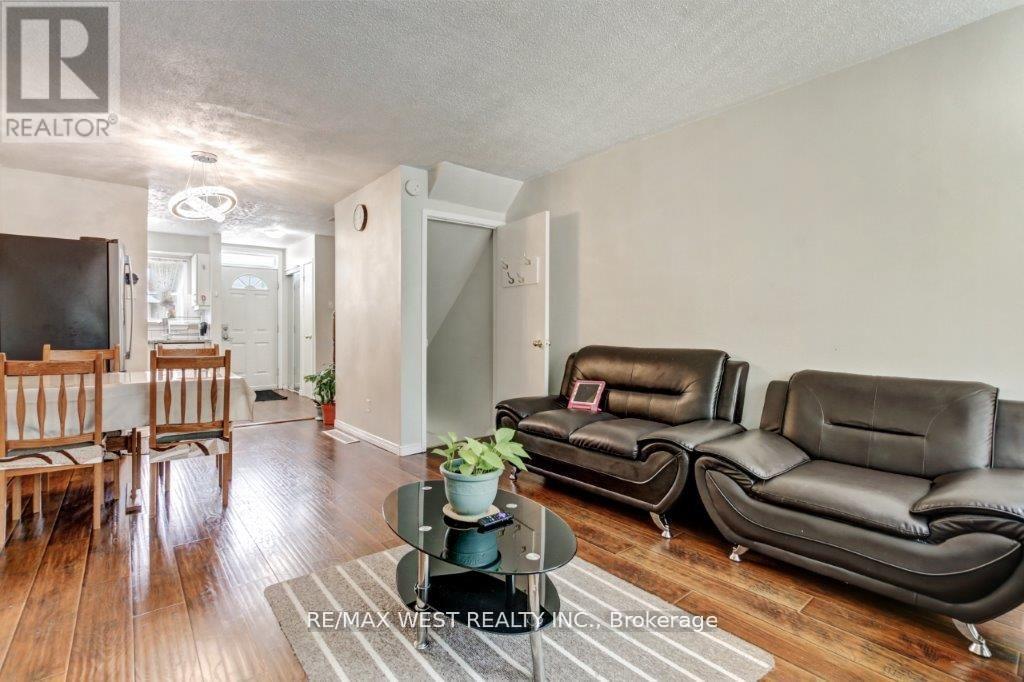 1084 Southdale Road E, London South, Ontario  N6E 1B2 - Photo 17 - X12434188