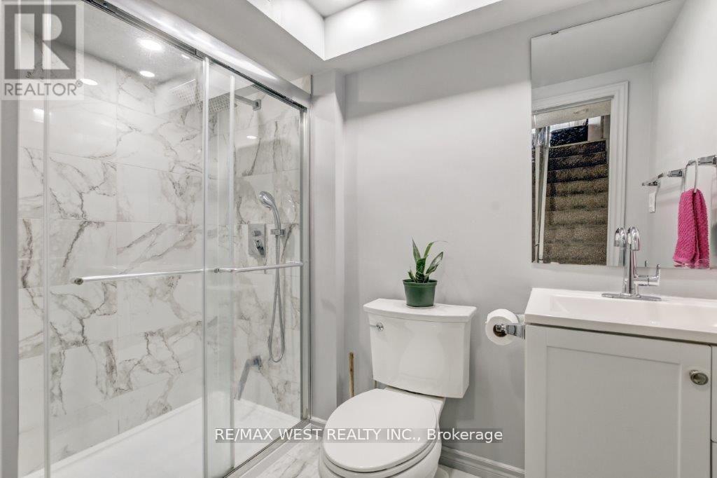 1084 Southdale Road E, London South, Ontario  N6E 1B2 - Photo 21 - X12434188