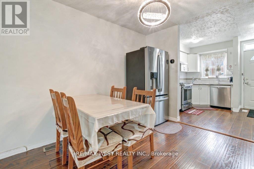 1084 Southdale Road E, London South, Ontario  N6E 1B2 - Photo 7 - X12434188