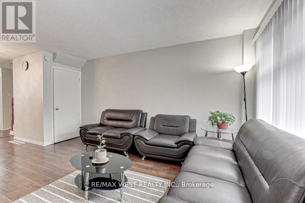 1084 Southdale Road E, London South, Ontario  N6E 1B2 - Photo 9 - X12434188