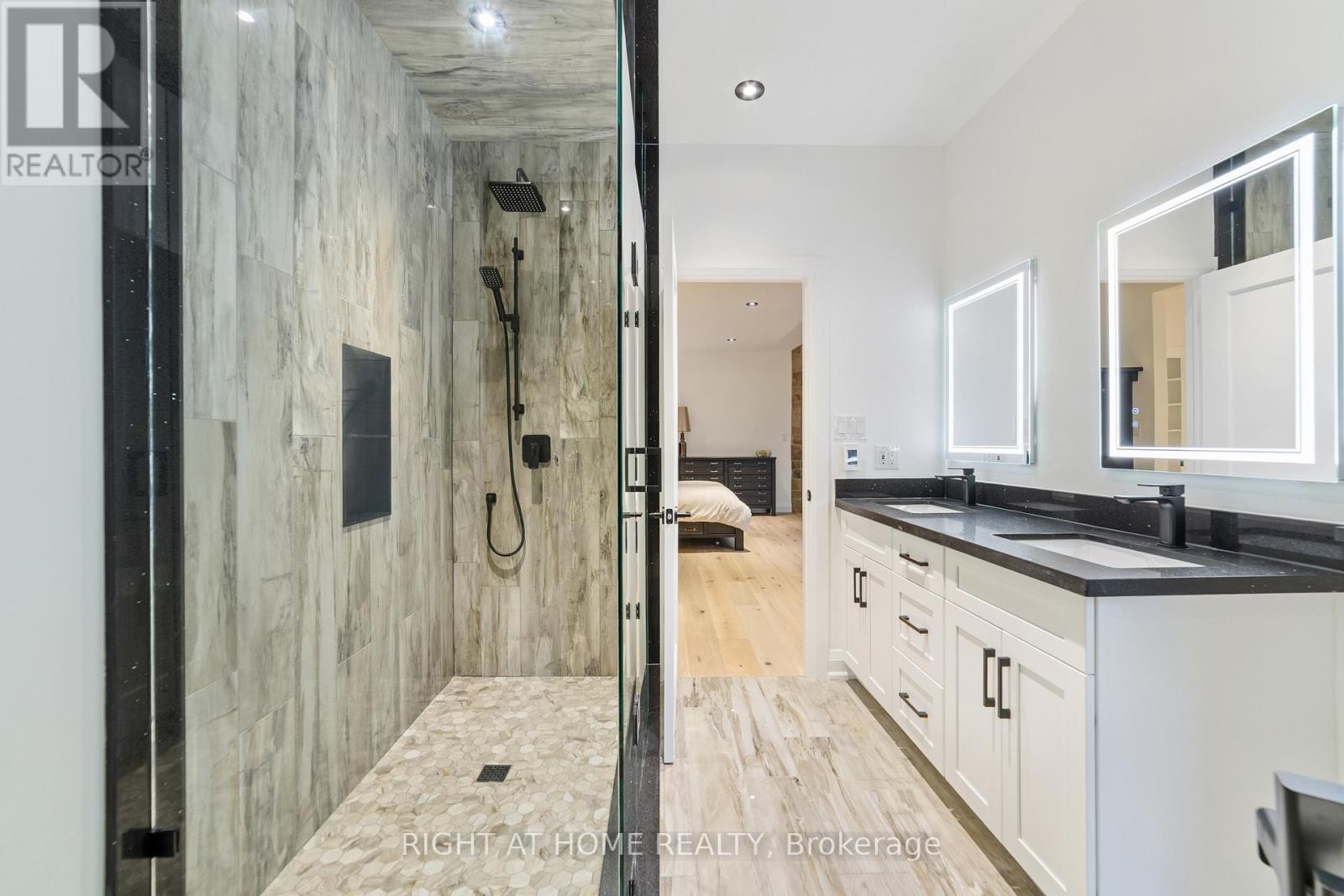 515 Hamilton Drive, Hamilton, Ontario  L9G 2A9 - Photo 13 - X12434195