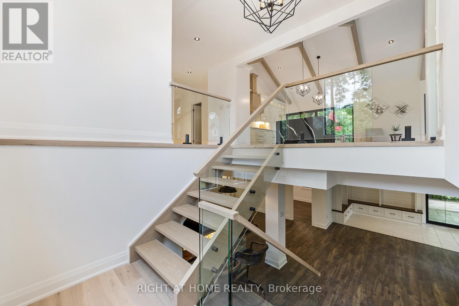 515 Hamilton Drive, Hamilton, Ontario  L9G 2A9 - Photo 19 - X12434195
