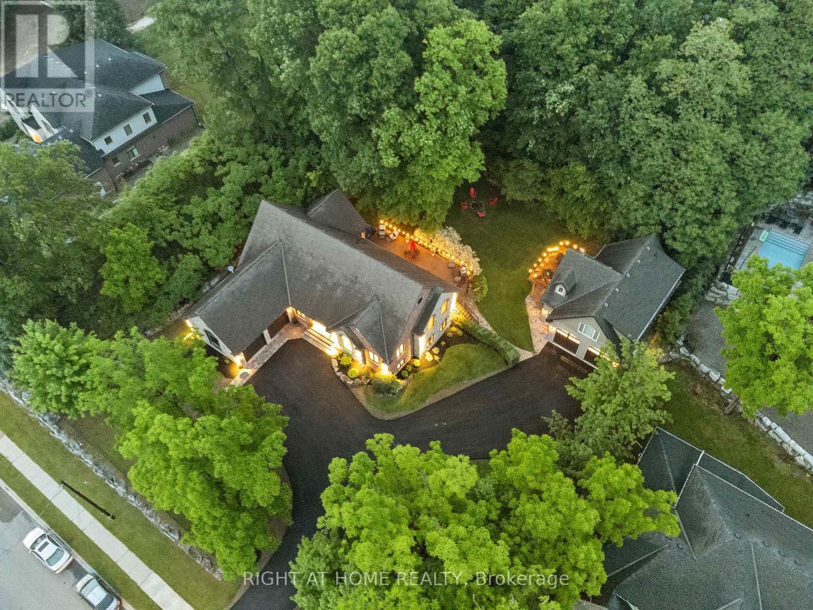 515 Hamilton Drive, Hamilton, Ontario  L9G 2A9 - Photo 2 - X12434195