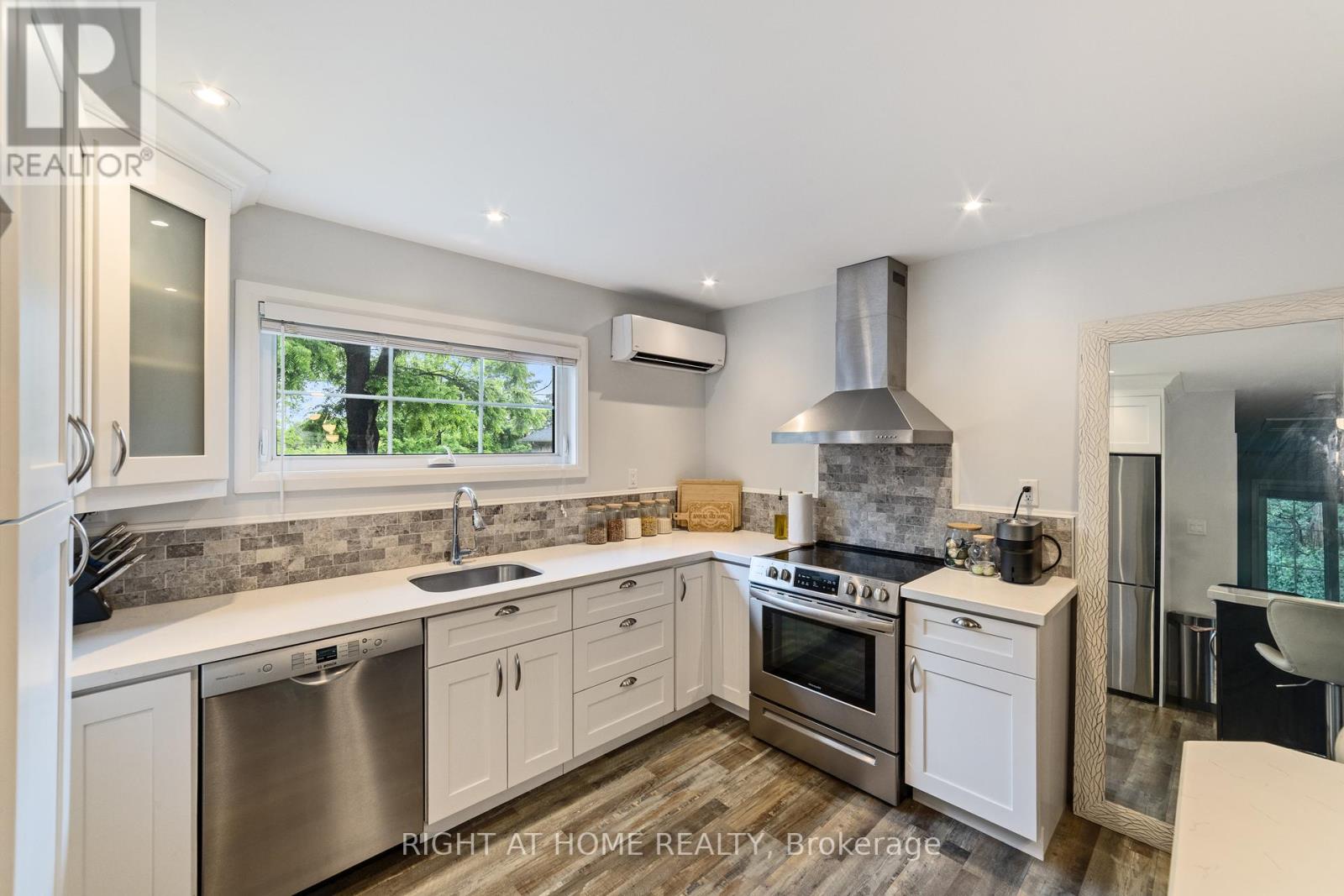 515 Hamilton Drive, Hamilton, Ontario  L9G 2A9 - Photo 36 - X12434195