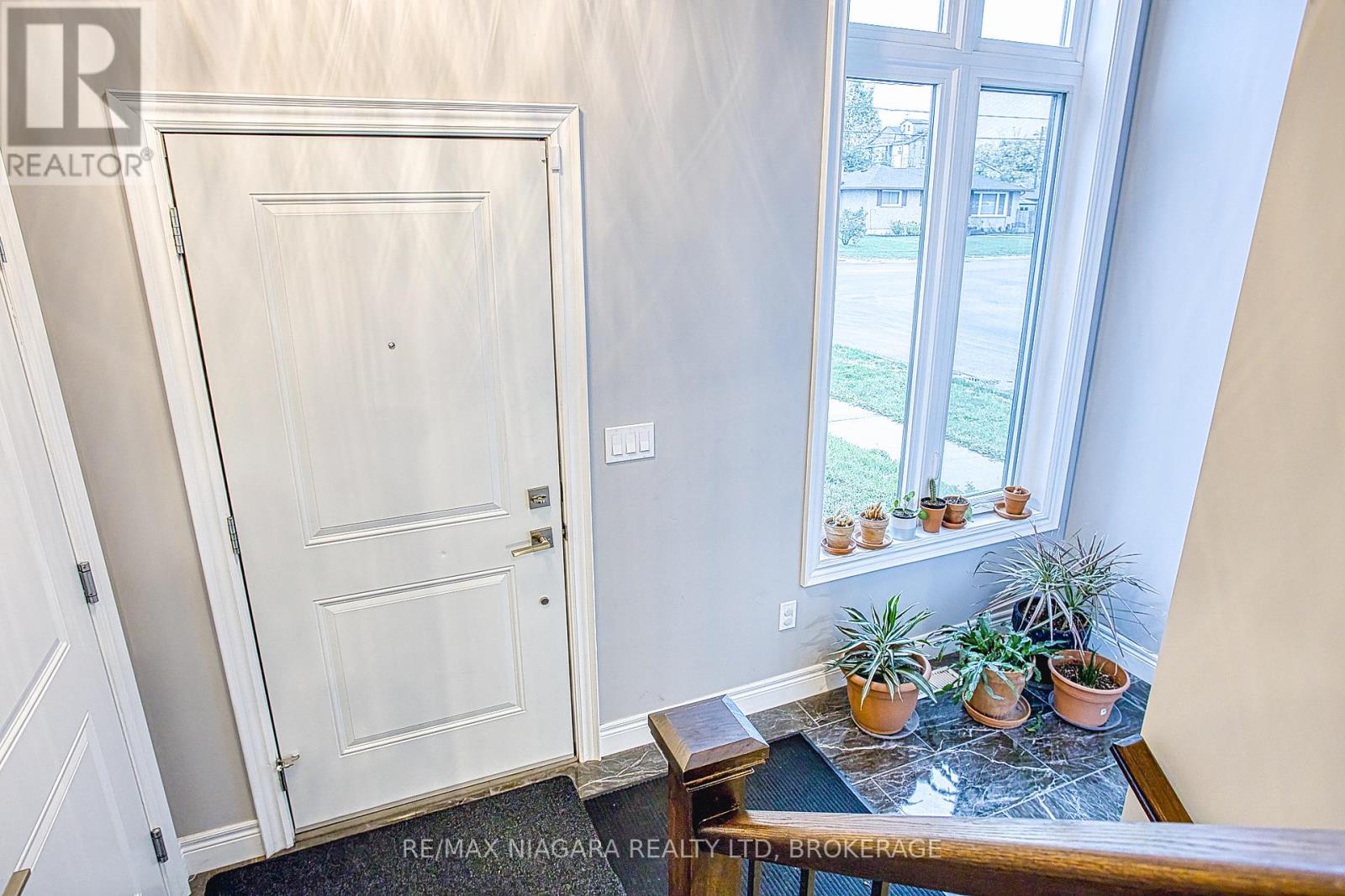 43 Sauer Avenue, Welland (Lincoln/crowland), Ontario  L3B 0C7 - Photo 5 - X12434312