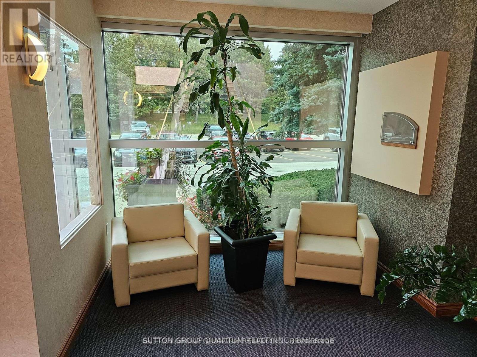 202 - 1005 Skyview Drive, Burlington, Ontario  L7P 5B1 - Photo 10 - W12434204