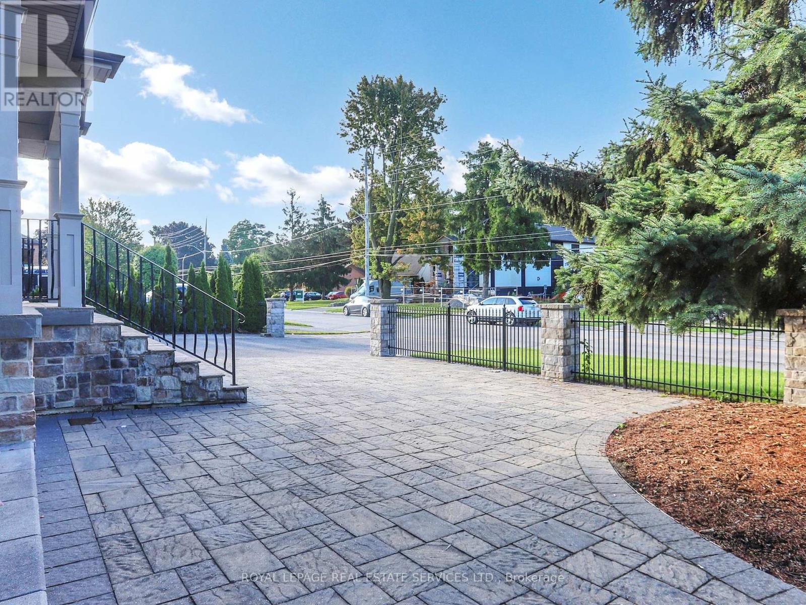 1511 Haig Boulevard, Mississauga, Ontario  L5E 2N2 - Photo 5 - W12434215