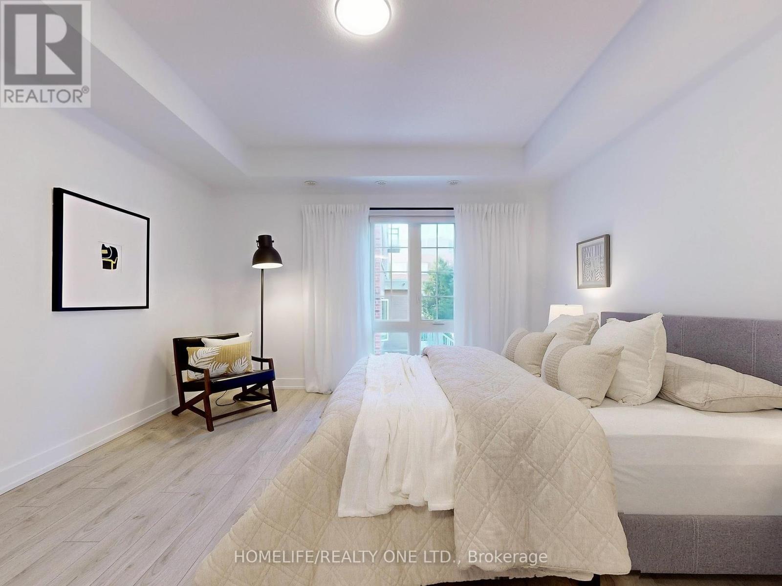 Th 41 - 3 Elsie Lane, Toronto, Ontario  M6P 0B8 - Photo 22 - W12434227