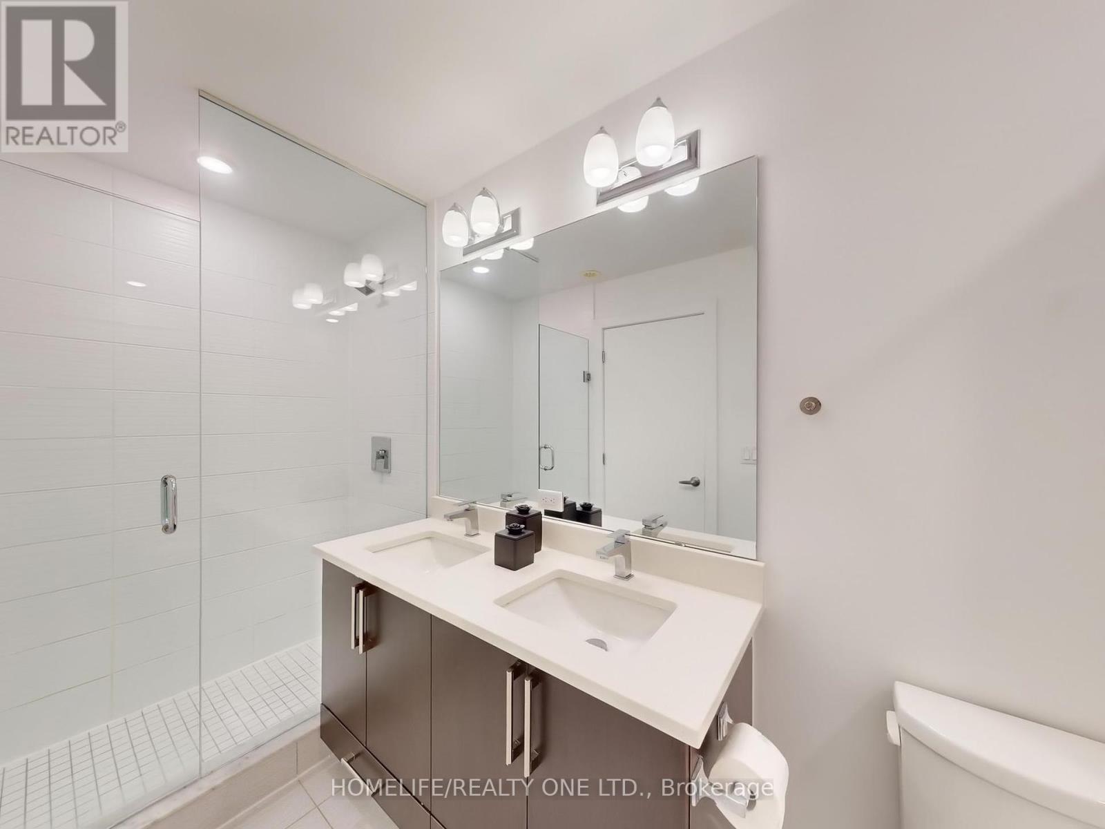 Th 41 - 3 Elsie Lane, Toronto, Ontario  M6P 0B8 - Photo 24 - W12434227
