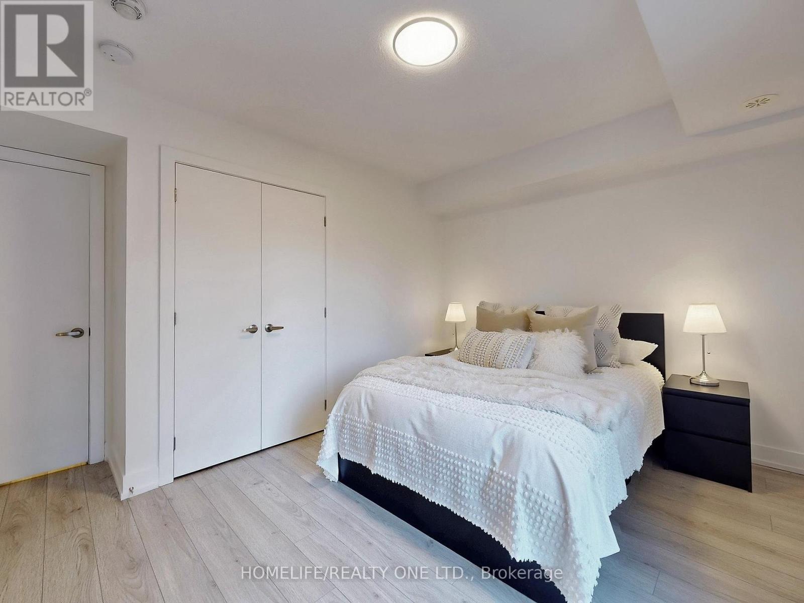 Th 41 - 3 Elsie Lane, Toronto, Ontario  M6P 0B8 - Photo 30 - W12434227