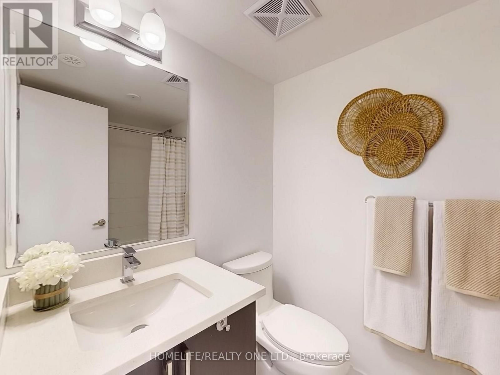 Th 41 - 3 Elsie Lane, Toronto, Ontario  M6P 0B8 - Photo 35 - W12434227