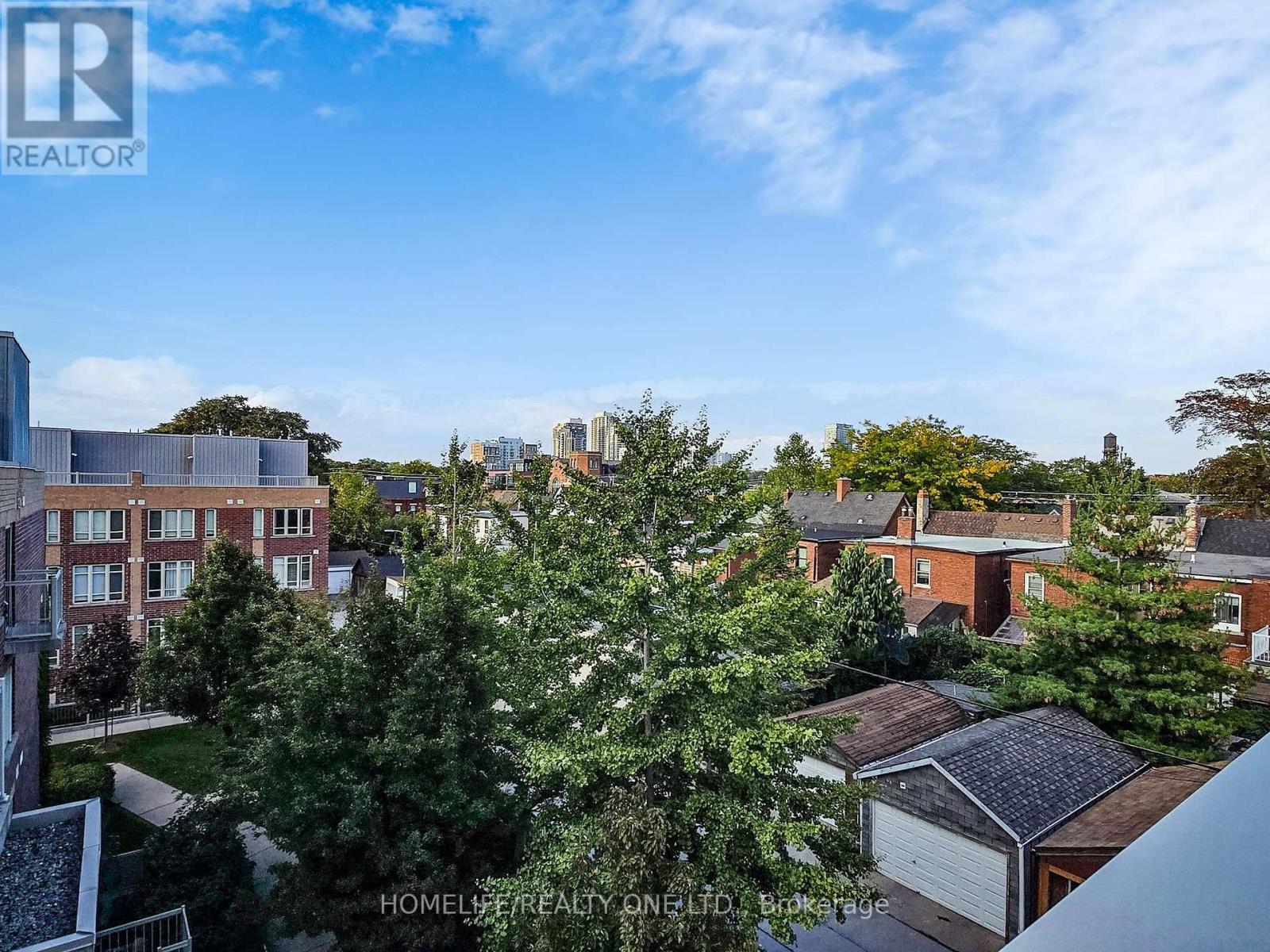 Th 41 - 3 Elsie Lane, Toronto, Ontario  M6P 0B8 - Photo 42 - W12434227