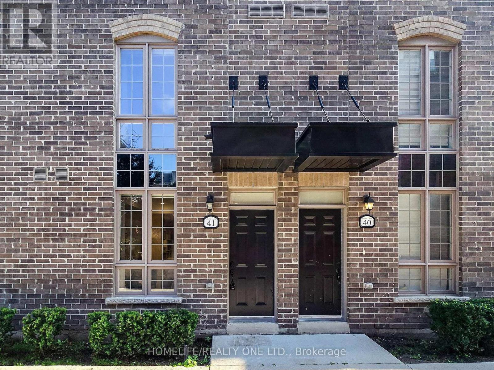 Th 41 - 3 Elsie Lane, Toronto, Ontario  M6P 0B8 - Photo 46 - W12434227