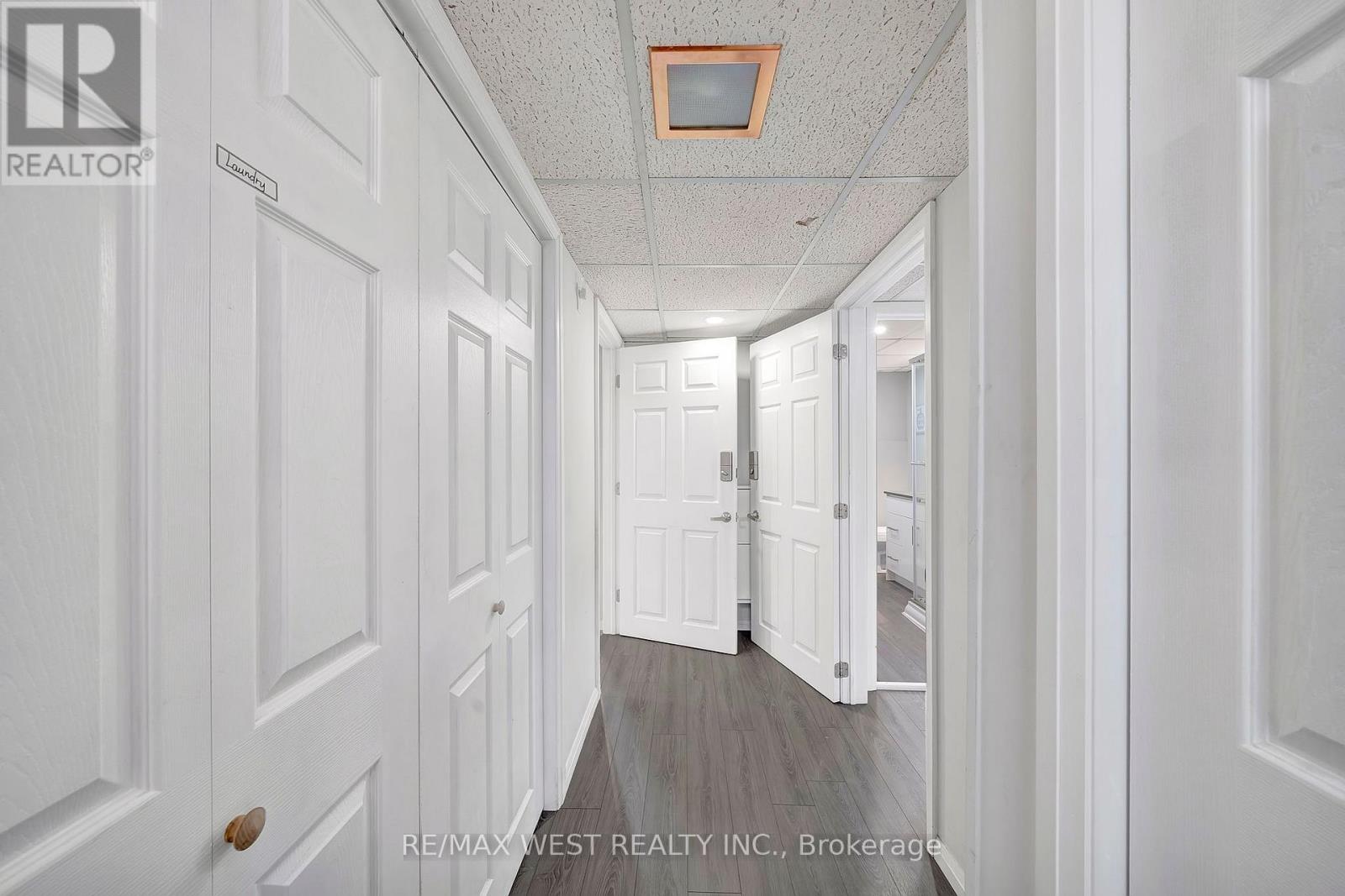 48 Hamlyn Crescent, Toronto, Ontario  M9B 1Z1 - Photo 20 - W12434242