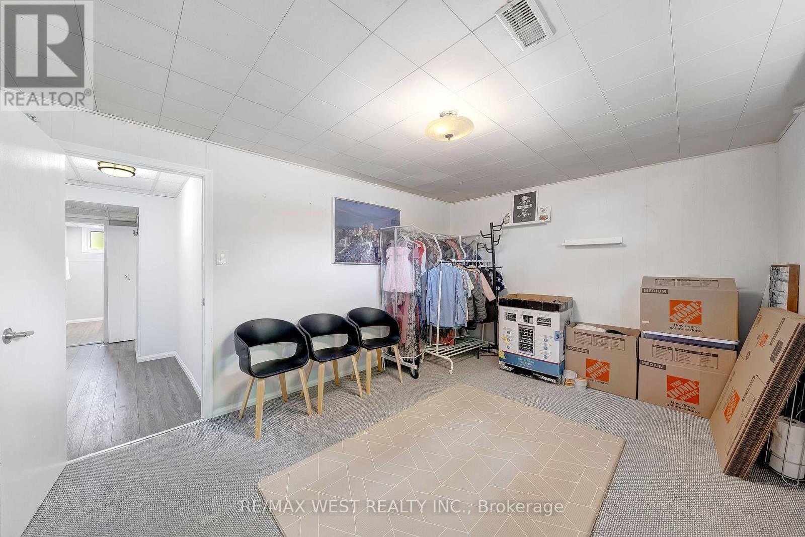 48 Hamlyn Crescent, Toronto, Ontario  M9B 1Z1 - Photo 29 - W12434242