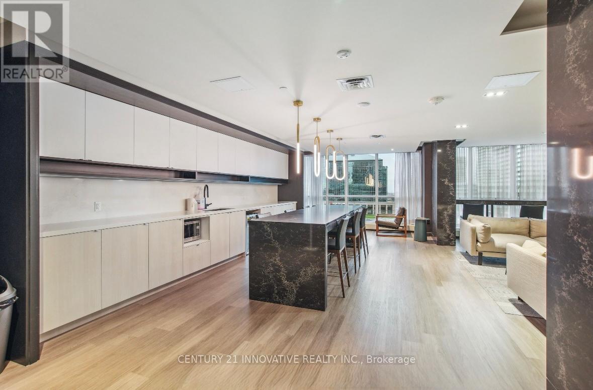 3905 - 4065 Confederation Parkway, Mississauga, Ontario  L5B 0L4 - Photo 15 - W12434243