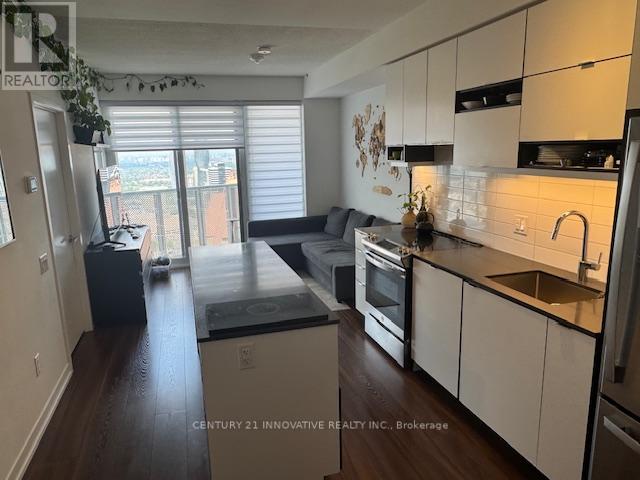 3905 - 4065 Confederation Parkway, Mississauga, Ontario  L5B 0L4 - Photo 2 - W12434243