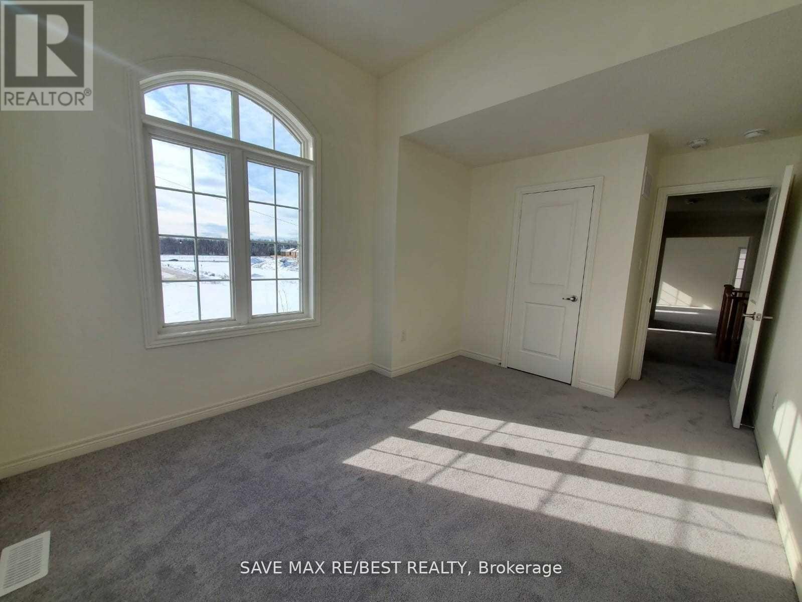 37 Sail Road, Brampton, Ontario  L7A 4W8 - Photo 5 - W12434247
