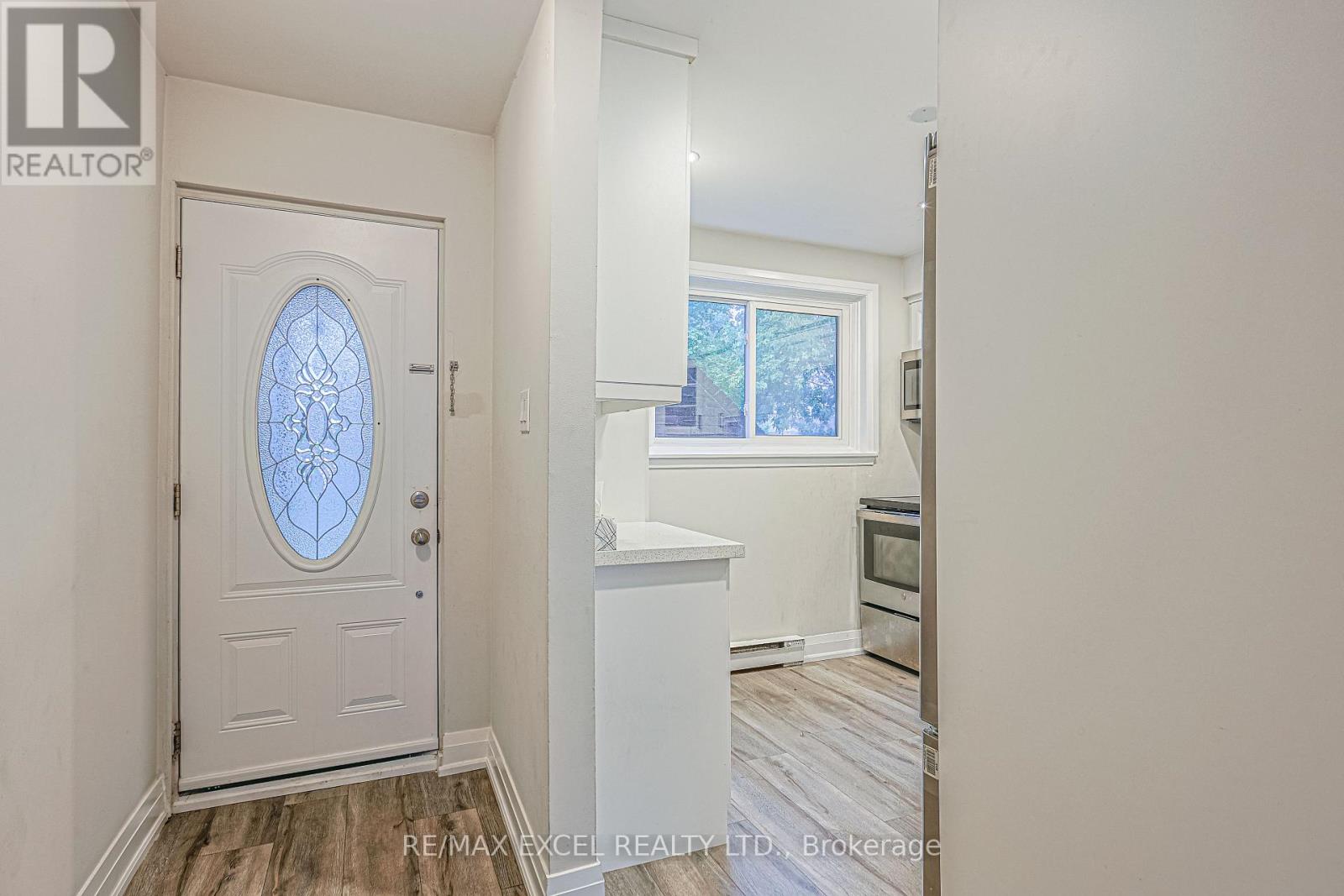 18 - 81 Irwin Road, Toronto, Ontario  M9W 5W1 - Photo 3 - W12434254