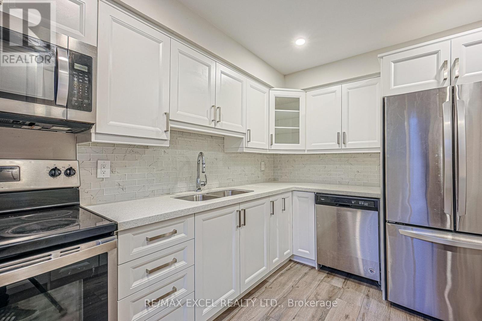 18 - 81 Irwin Road, Toronto, Ontario  M9W 5W1 - Photo 5 - W12434254