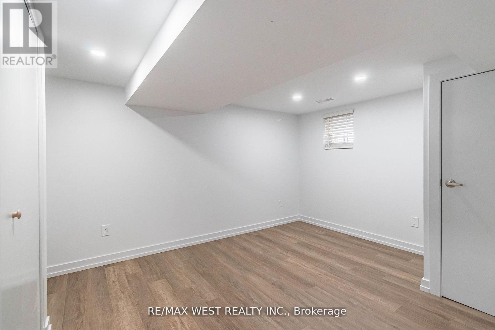 7 Highland Hill, Toronto, Ontario  M9A 2P7 - Photo 17 - W12434278