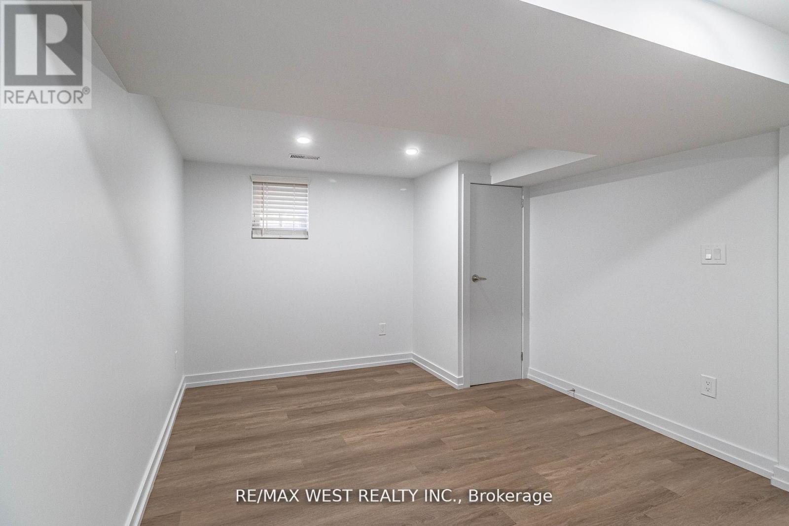 7 Highland Hill, Toronto, Ontario  M9A 2P7 - Photo 18 - W12434278