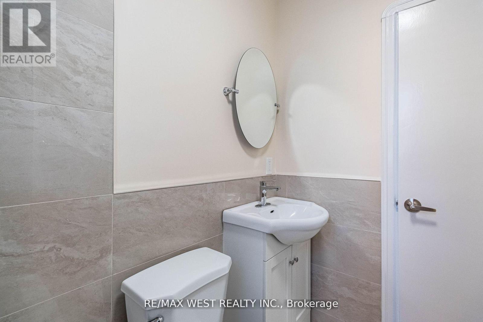 7 Highland Hill, Toronto, Ontario  M9A 2P7 - Photo 2 - W12434278