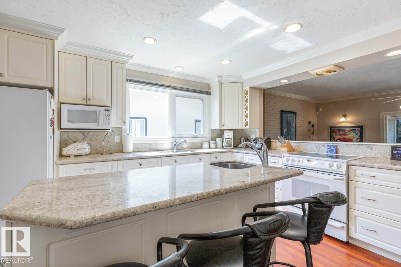 8420 177 ST NW, Edmonton, Alberta