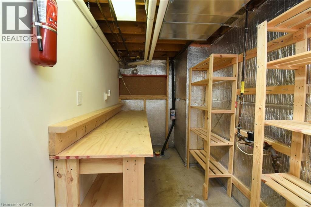 33 Wilmar Court, Dundas, Ontario  L9H 1H1 - Photo 43 - 40748287